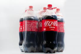 Напиток безалкогольный газированный Coca-Cola 2 л пэт бутылка